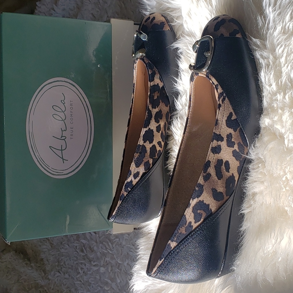 Abella Fina Black Multi Leopard Print Flat 8 1/2 M nwt